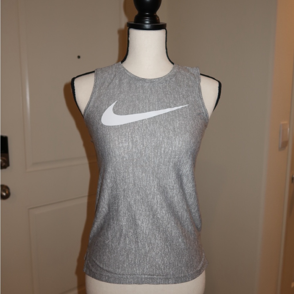 Nike Women's Heather Gray Muscle Tee